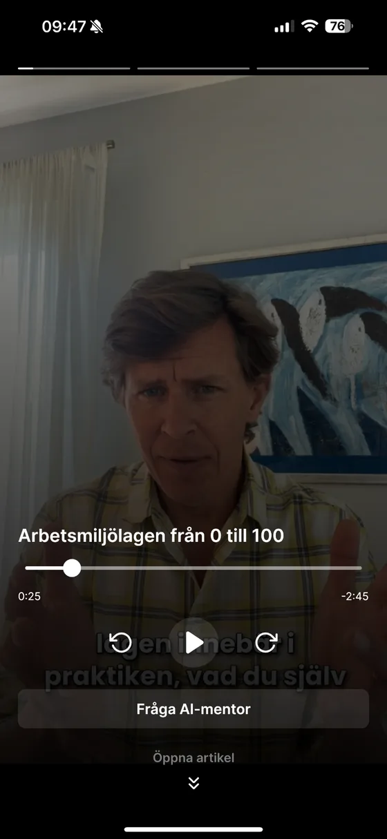 En videolektion som börjar med tränarens introduktion